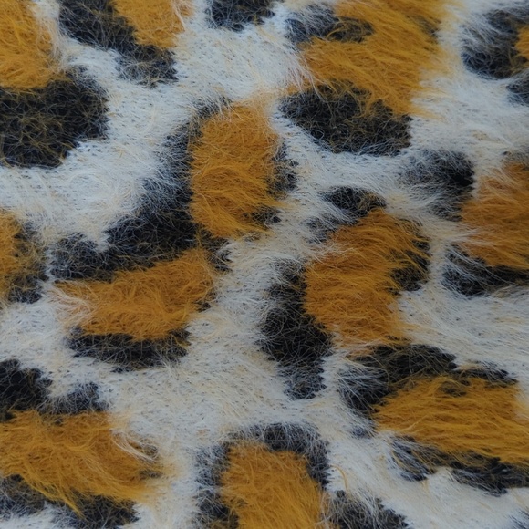 Sweet Rain Leopard Print Faux Fur Sweater - Picture 4 of 5